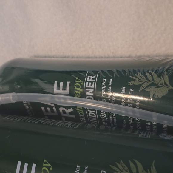 Tea Tree Shampoo and Conditioner Set - Picture 3 of 3
